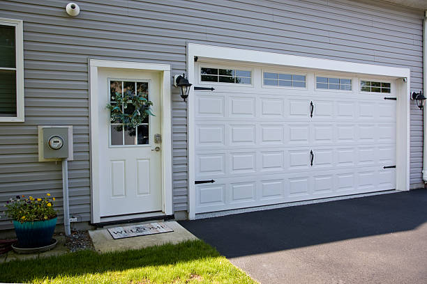 24/7 Emergency Garage Door Panel Replacement experts in Lemon Hill, CA